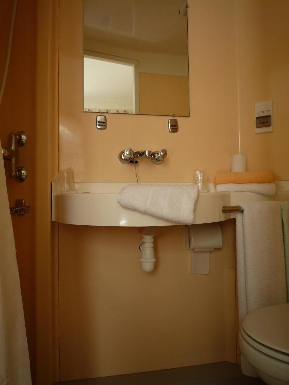 Hotel La Flamme Rouge サン・ジロン 部屋 写真